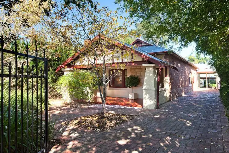 19 East Parade, Kingswood SA 5062