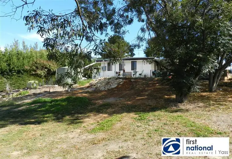 12 Glover Place, Bowning NSW 2582
