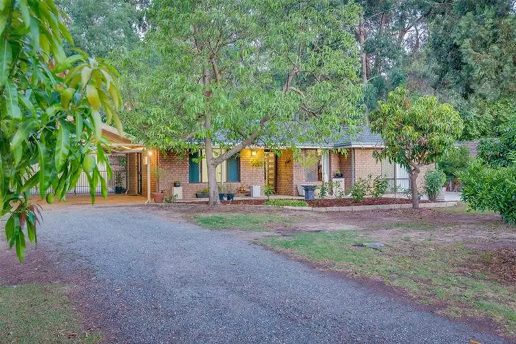 27 Holden Road, Roleystone WA 6111