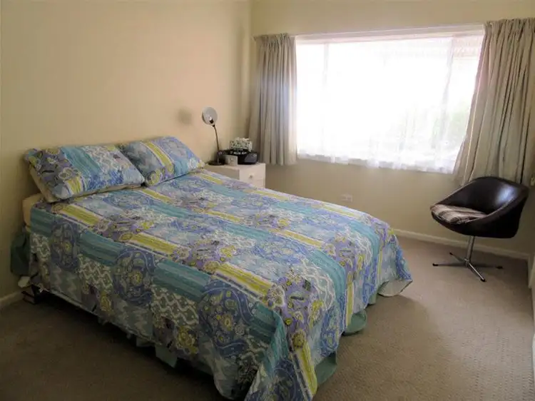 Fifth view of Homely house listing, 2 Goulburn Avenue, Red Cliffs VIC 3496