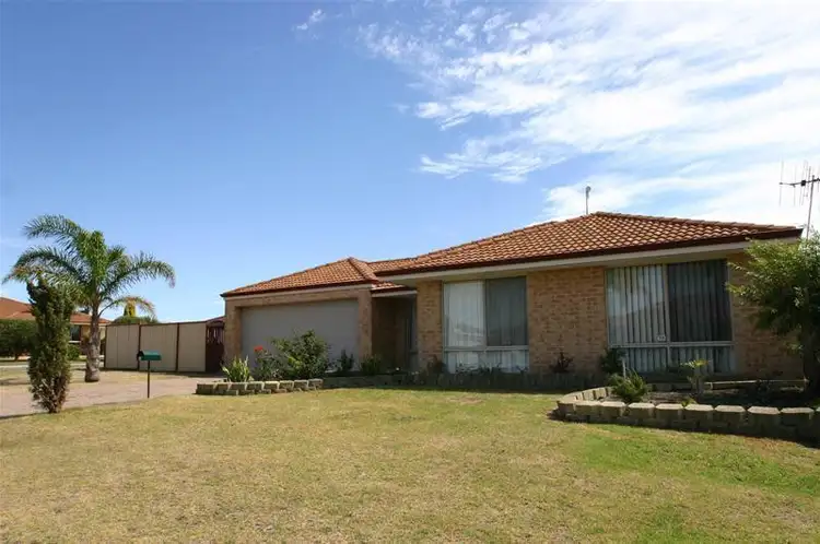 16 Salvado Road, Orana WA 6330