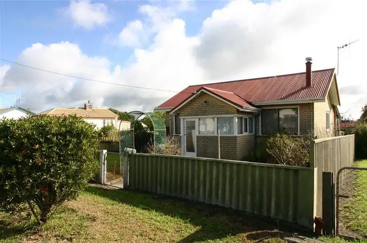 22 Minor Road, Orana WA 6330