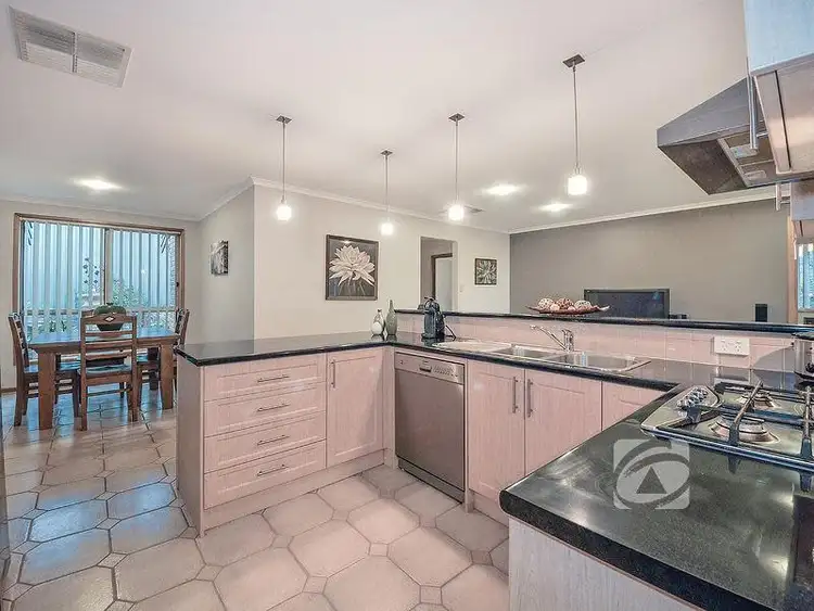 Fifth view of Homely house listing, 2 Willow Gardens, Hillbank SA 5112
