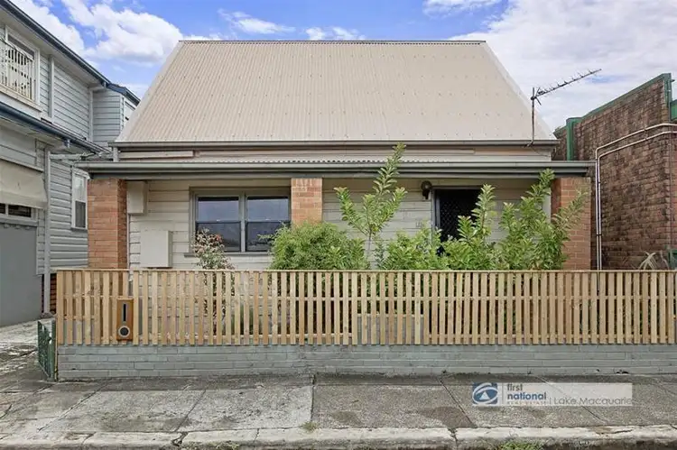 218 Gosford Road, Adamstown NSW 2289