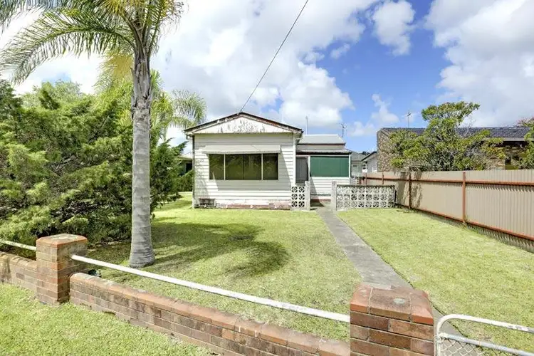 10 Yorston Street, Warners Bay NSW 2282