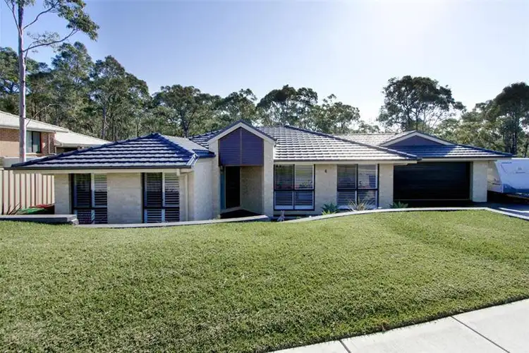 4 Graysynd Circuit, Cameron Park NSW 2285