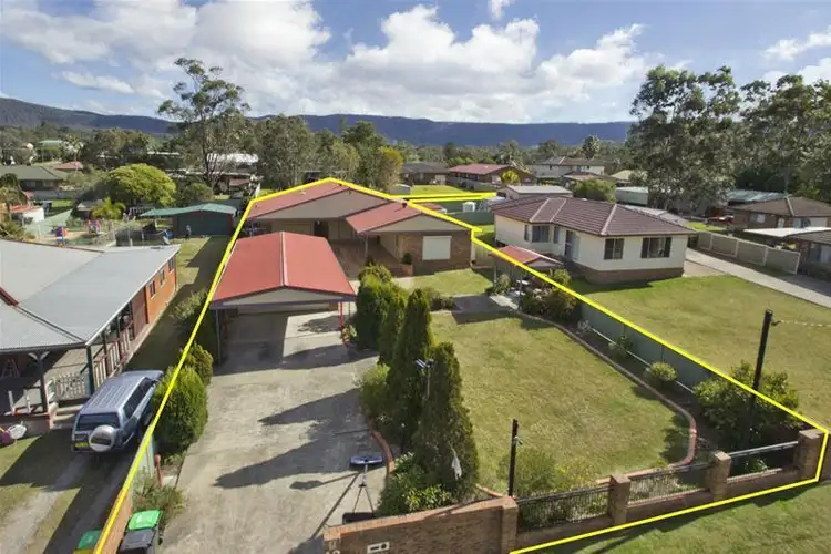 16 Throckmorton Street, Killingworth NSW 2278