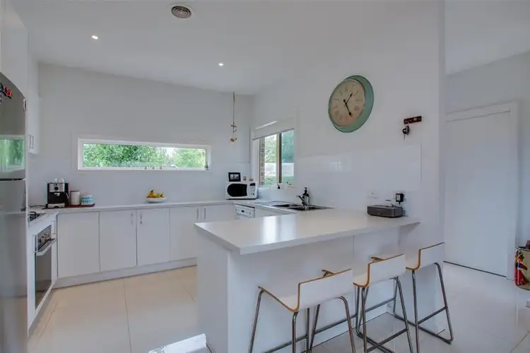 Fifth view of Homely unit listing, 2/2 Seaton Court, Somerville VIC 3912