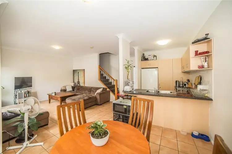 2/25 Blake Street, Southport QLD 4215
