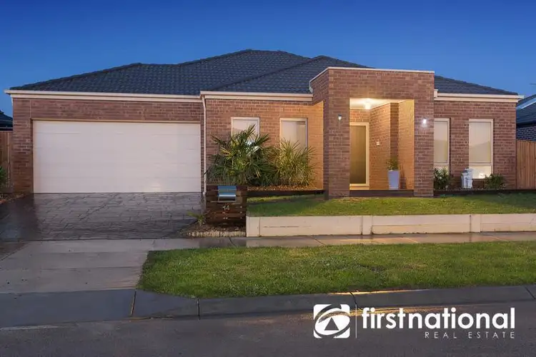 14 Rose Garden Avenue, Officer VIC 3809