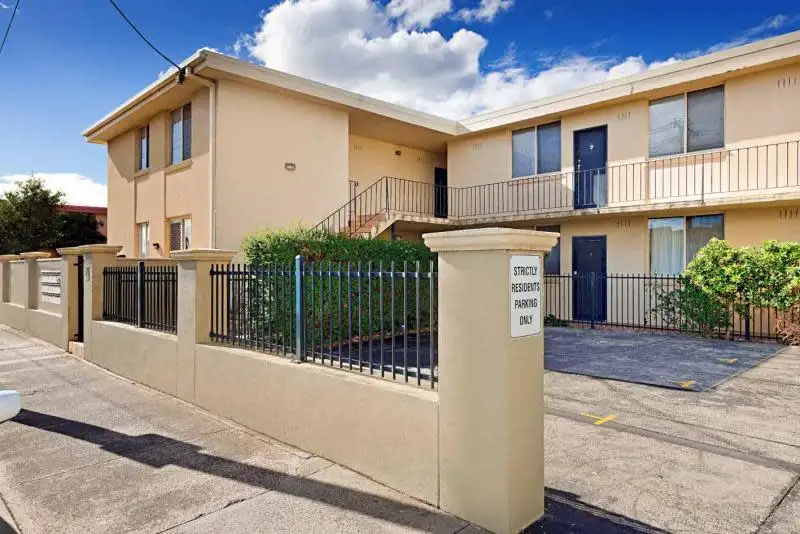 Main view of Homely unit listing, 2/82 Raleigh Road, Maribyrnong VIC 3032