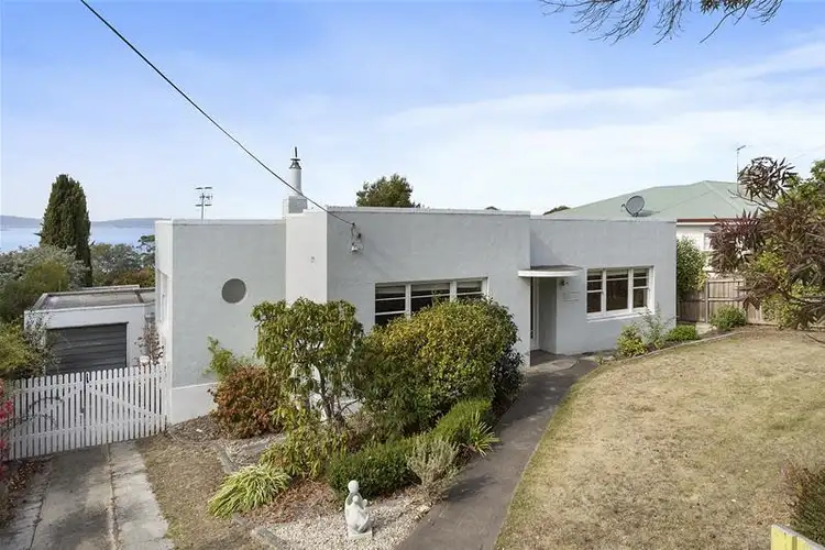 44 Channel Highway, Taroona TAS 7053