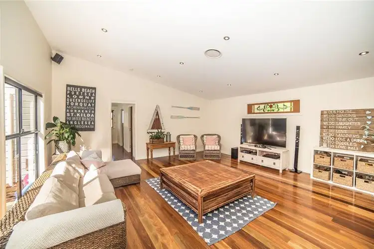 8 Aberdeen Court, Highland Park QLD 4211
