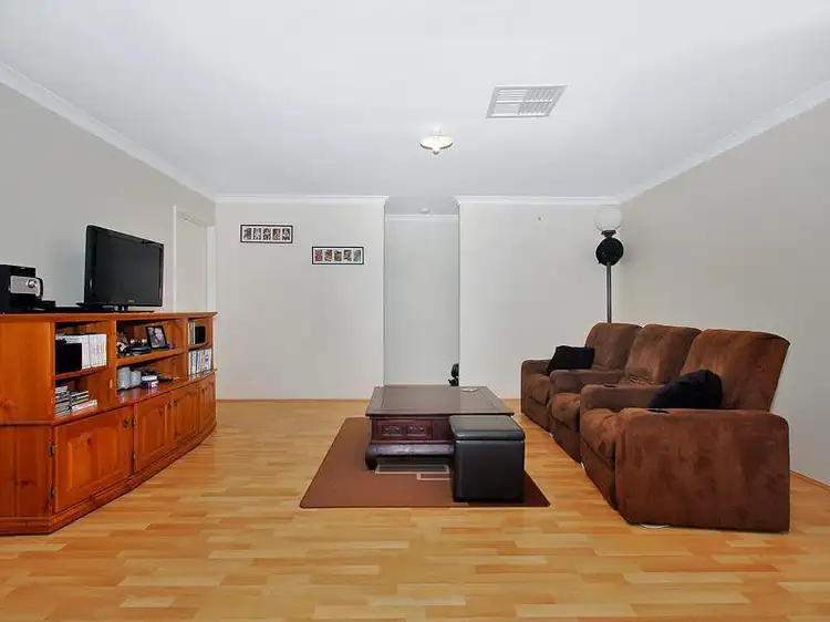 Seventh view of Homely house listing, 2 Chard Grove, Leda WA 6170