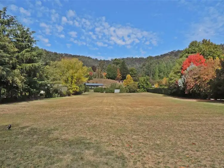 174 Delany Avenue, Bright VIC 3741