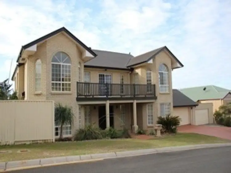 2 Ramada Place, Highland Park QLD 4211