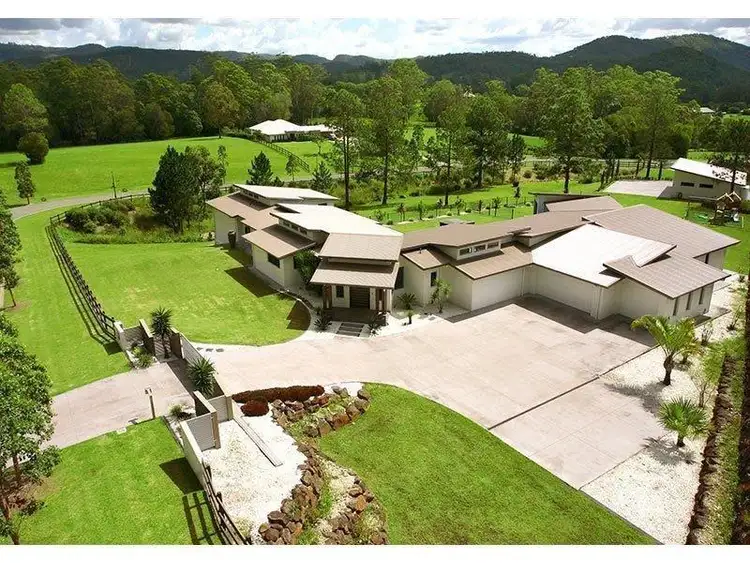 28 Lagoon Park Drive, Maudsland QLD 4210