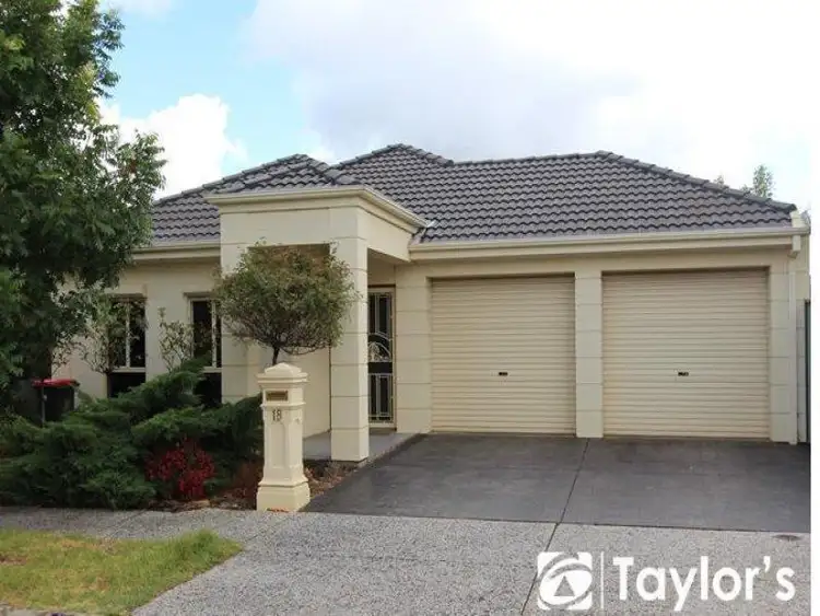 18 Lakefield Crescent, Mawson Lakes SA 5095