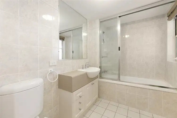 Sixth view of Homely apartment listing, 2/135 Gladstone Road, Highgate Hill QLD 4101