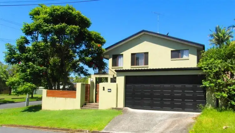 2 Grevillia Avenue, Southport QLD 4215
