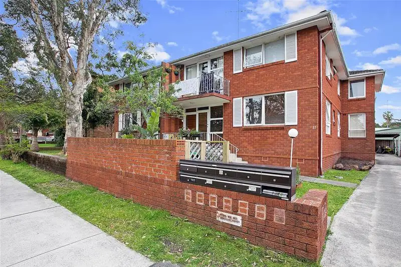 Main view of Homely unit listing, 8/11 Grafton Crescent, Dee Why NSW 2099
