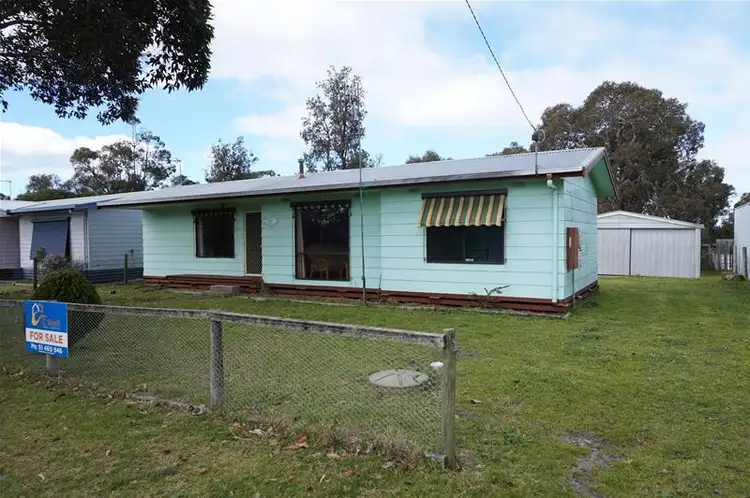 26 Campbell Street, Loch Sport VIC 3851