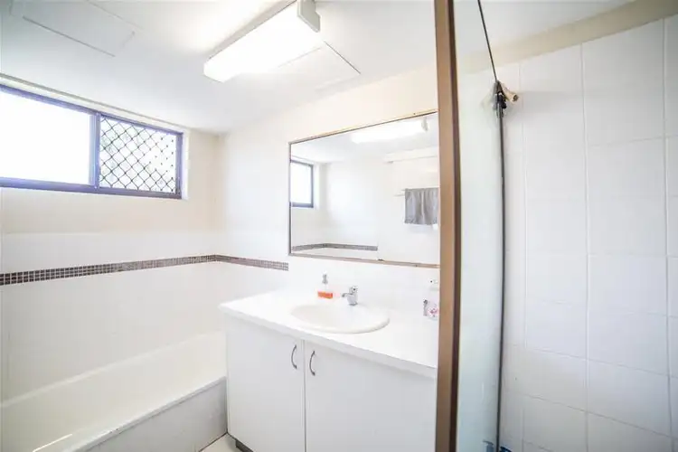 Fifth view of Homely apartment listing, 2/152 Surf Parade, Broadbeach QLD 4218