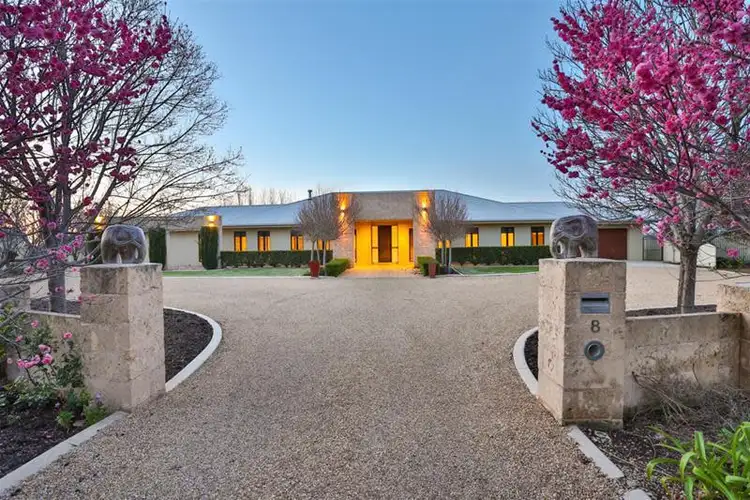 8 Grandview Way, Mildura VIC 3500
