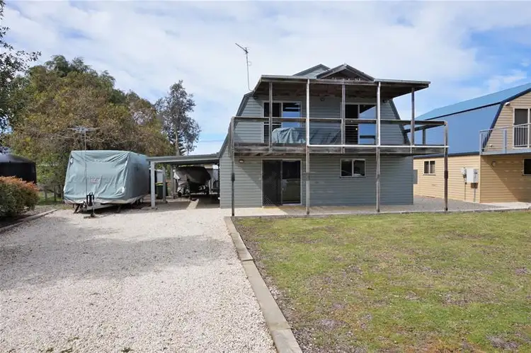 36 Campbell Street, Loch Sport VIC 3851