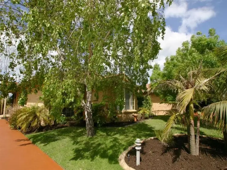 5 William Street, Little Grove WA 6330