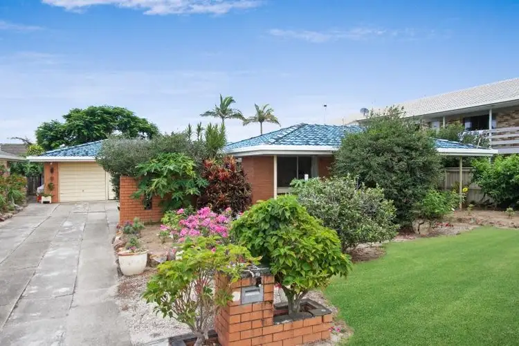 8 Gulai Street, Palm Beach QLD 4221