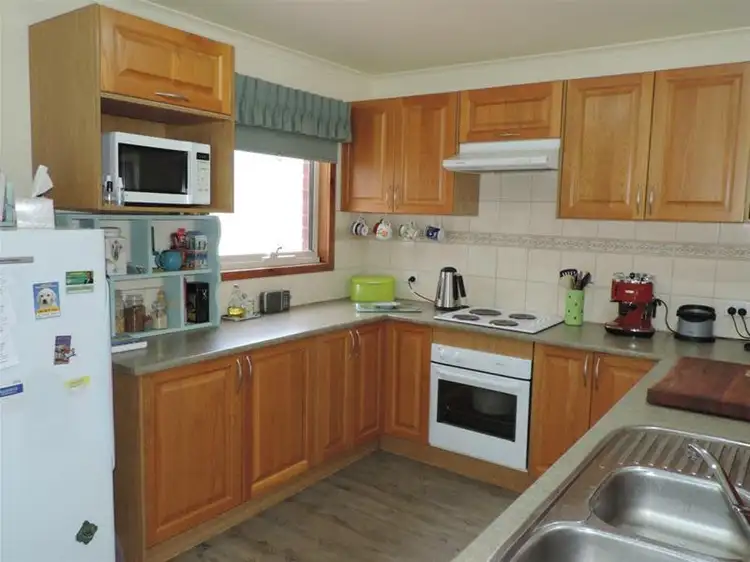 Fifth view of Homely house listing, 4 Norman Court, Bright VIC 3741