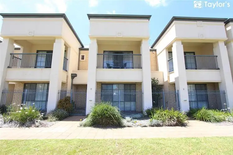 9/16 Parkdale Crescent, Mawson Lakes SA 5095