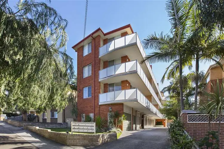 Second view of Homely unit listing, 5/28 Westminster Avenue, Dee Why NSW 2099