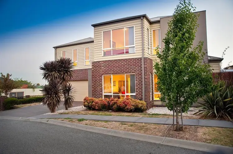 28 Tilbavale Close, Hallam VIC 3803