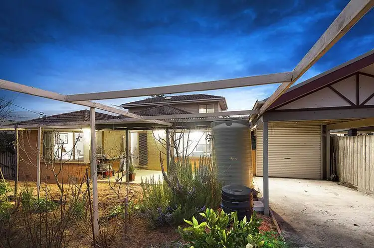 34 Tiverton Drive, Mulgrave VIC 3170