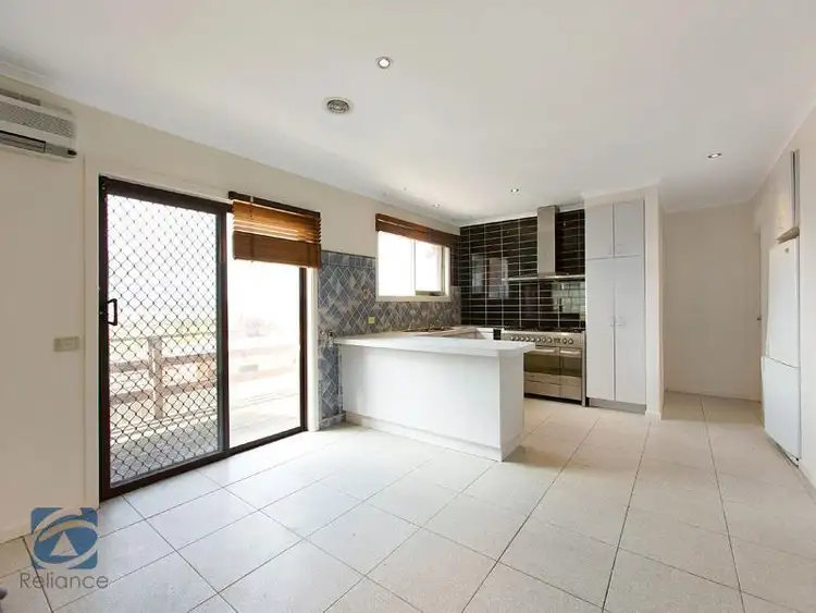 Sixth view of Homely house listing, 10 Munro Close, Hampton Park VIC 3976