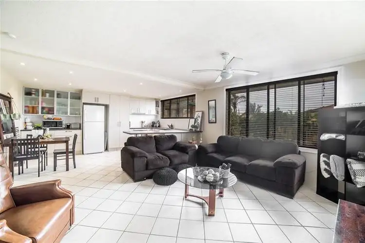 6/19 Sunbrite Avenue, Mermaid Beach QLD 4218