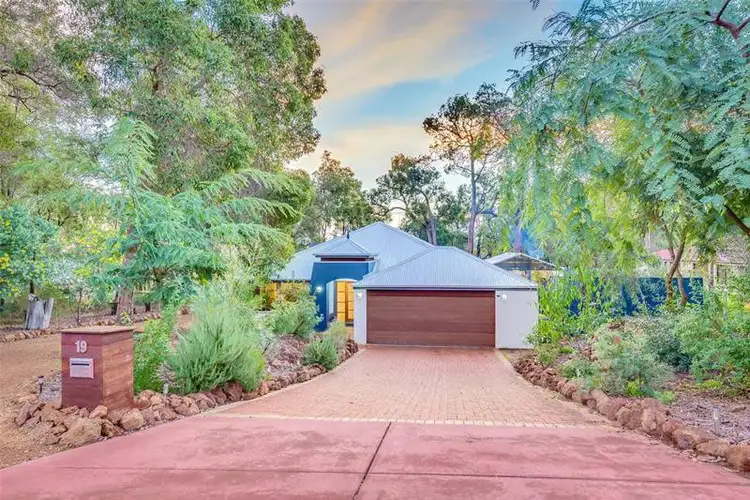 19 Kobus Heights, Roleystone WA 6111