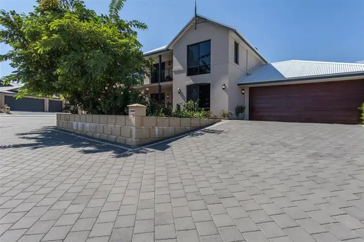 1 Chartwell Bend, Hocking WA 6065