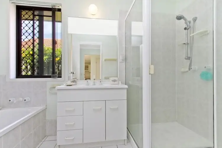 Sixth view of Homely semi-detached listing, 1/21 Oasis Crescent, Elanora QLD 4221