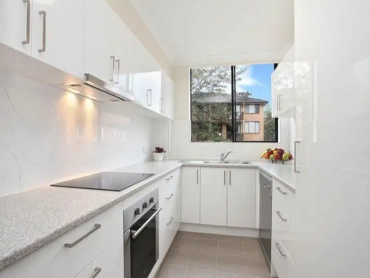 33/215 Pacific Highway, Hornsby NSW 2077