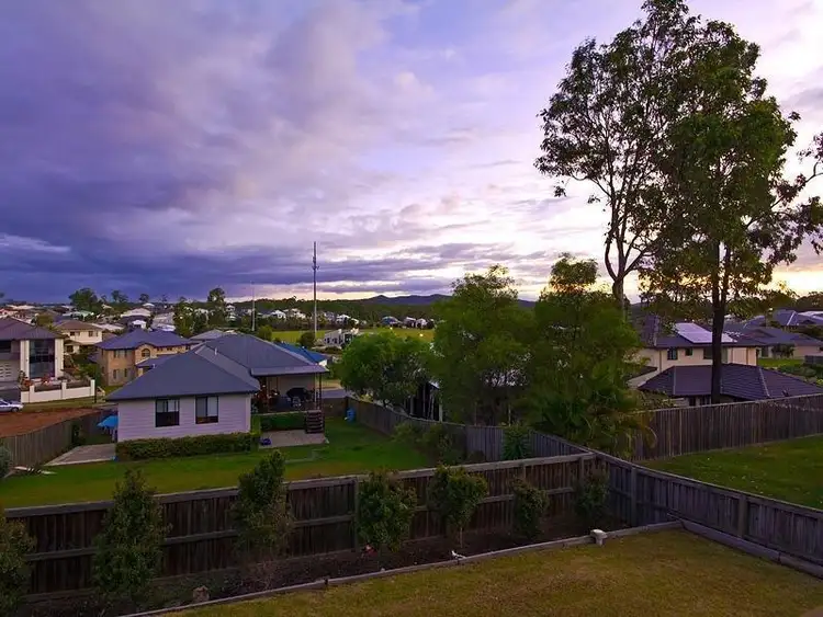 10 Flora Link, Springfield Lakes QLD 4300