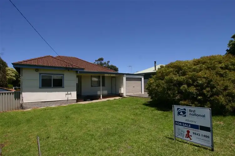 5 Minor Road, Orana WA 6330