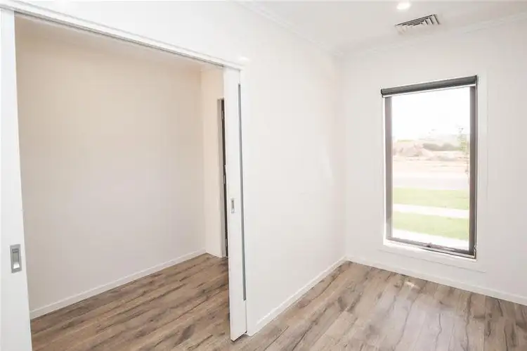 Second view of Homely house listing, 5 Springfield Drive, Mildura VIC 3500
