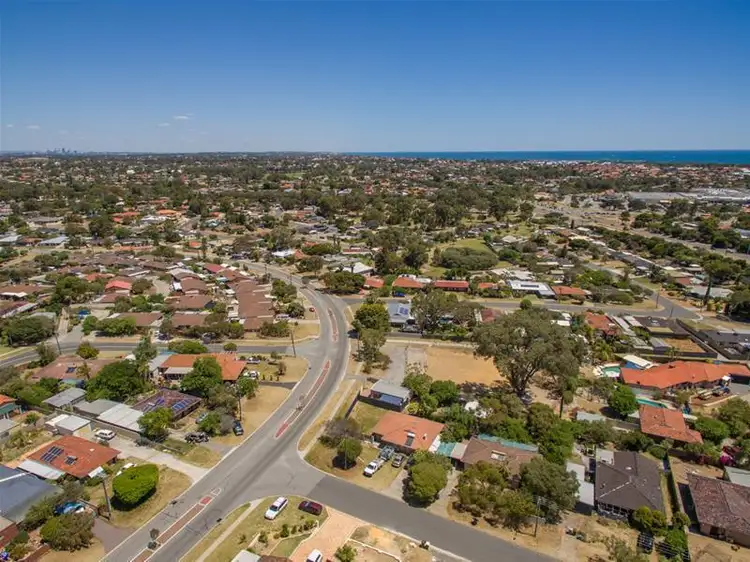 Seventh view of Homely house listing, 2 Otway Place, Craigie WA 6025