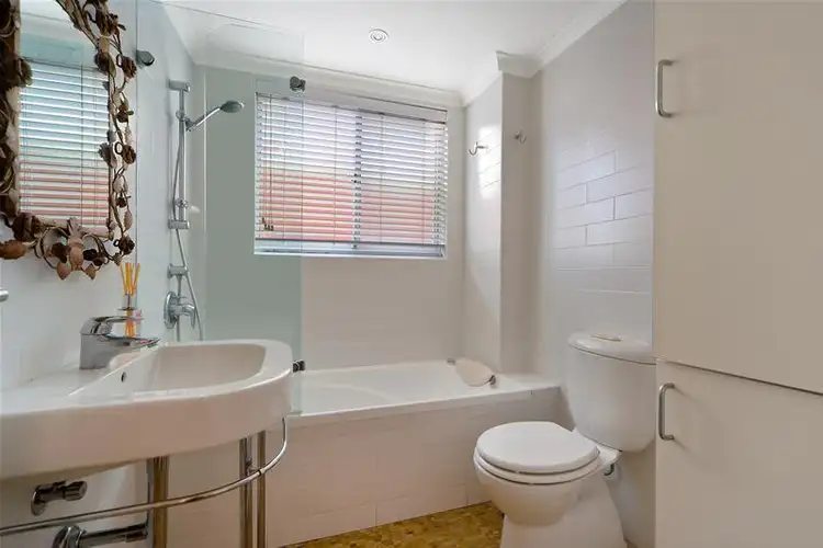 Third view of Homely unit listing, 4/4 Ilikai Place, Dee Why NSW 2099