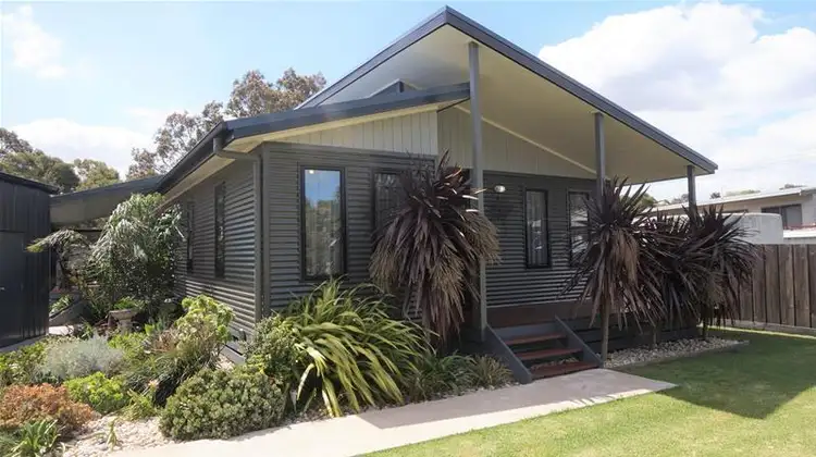 120 Wallaby Street, Loch Sport VIC 3851