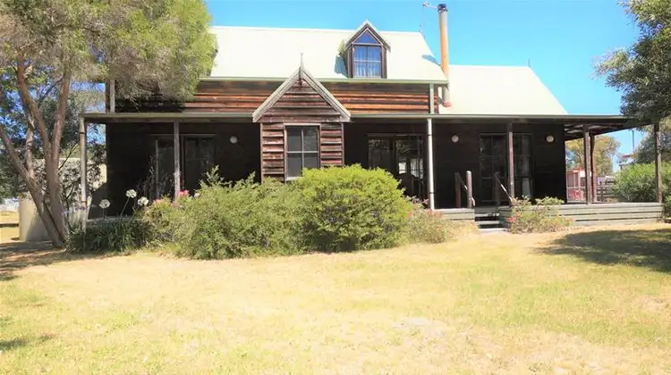 74 Campbell Street, Loch Sport VIC 3851