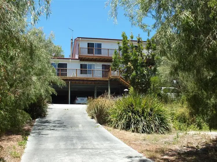 4 Albany Street, Little Grove WA 6330